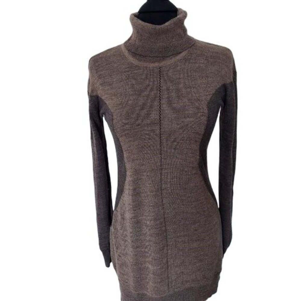 BCBGMaxAzria dress/sweater. Size S. 100% Merino Wool. Excellent shape.